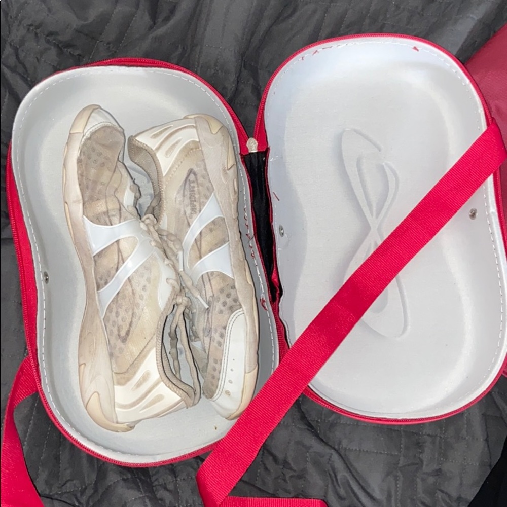 Cheer shoes